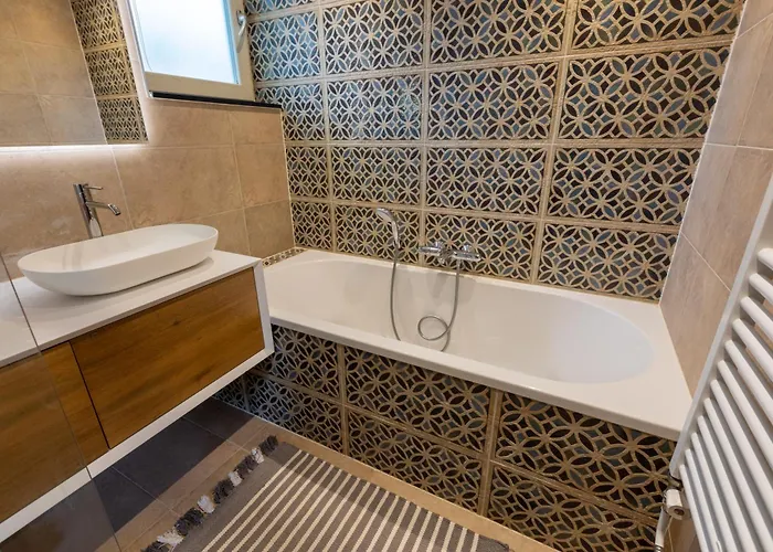 Beautifully Located Dune Near *